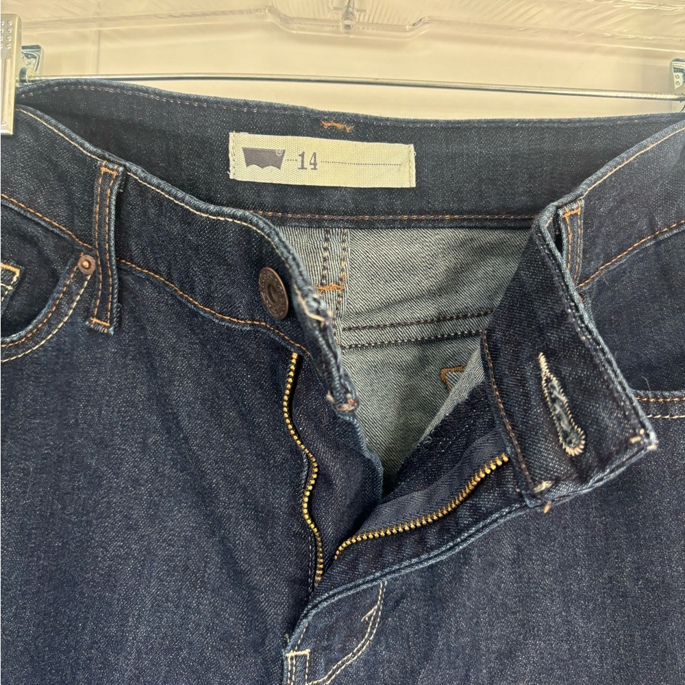 Levi crop jeans, new, never worn - Picture 3 of 4